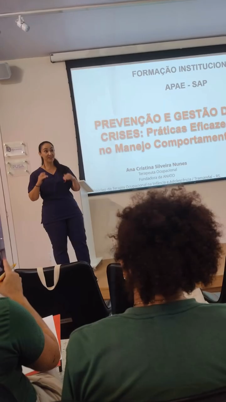 Capacitação conduzida pela ANATO